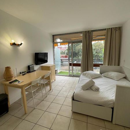 06U - Beautiful Studio In Residence - Swimming Pool And Tennis Court 圣罗兰度瓦 外观 照片