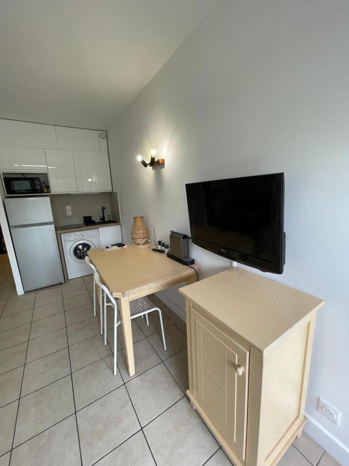 06U - Beautiful Studio In Residence - Swimming Pool And Tennis Court 圣罗兰度瓦 外观 照片