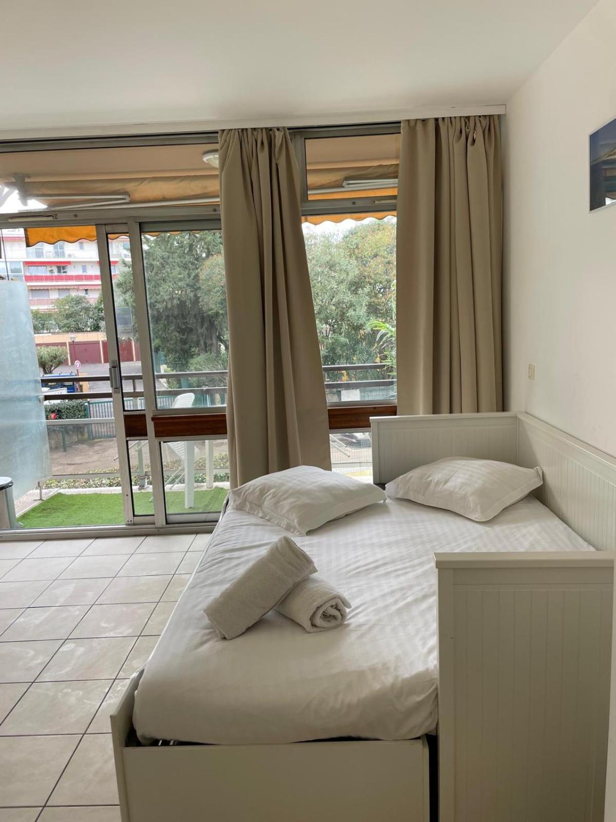 06U - Beautiful Studio In Residence - Swimming Pool And Tennis Court 圣罗兰度瓦 外观 照片